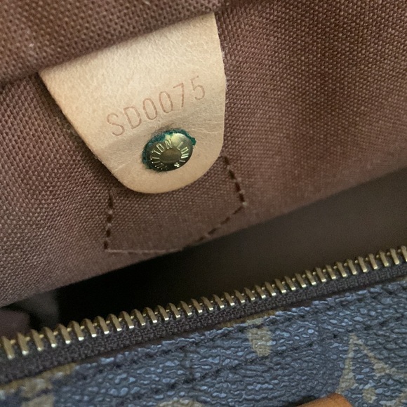 Authentic preloved Louis Vuitton Monogram Speedy 30 - Picture 7 of 8